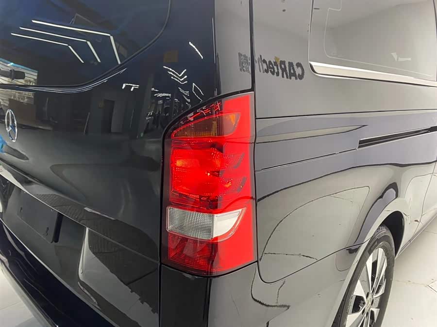 Mercedes-Benz Vito 2023 — фото 11