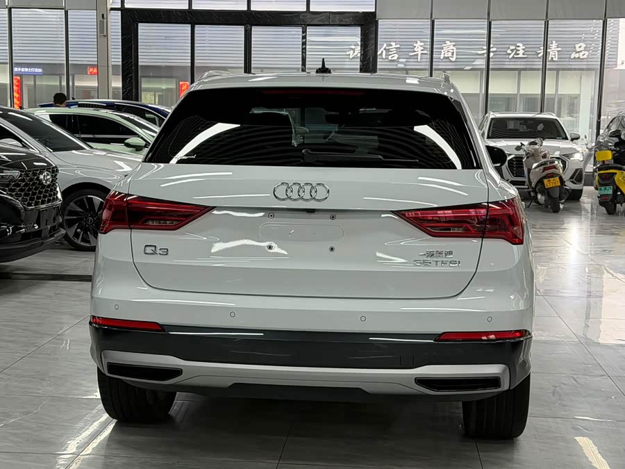 Audi Q3 2022 — фото 11