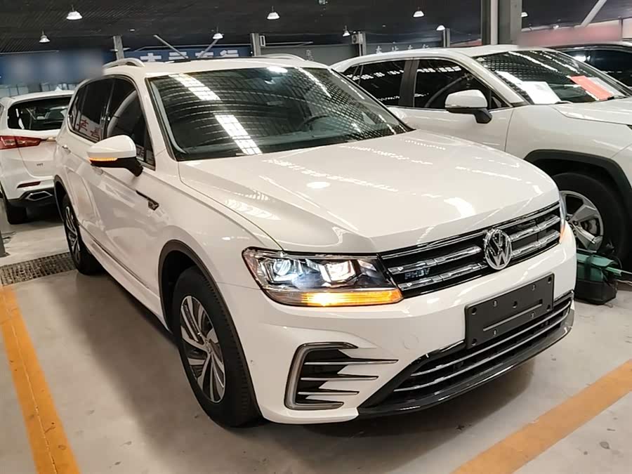 Volkswagen Tiguan L Plug-In Hybrid 2020