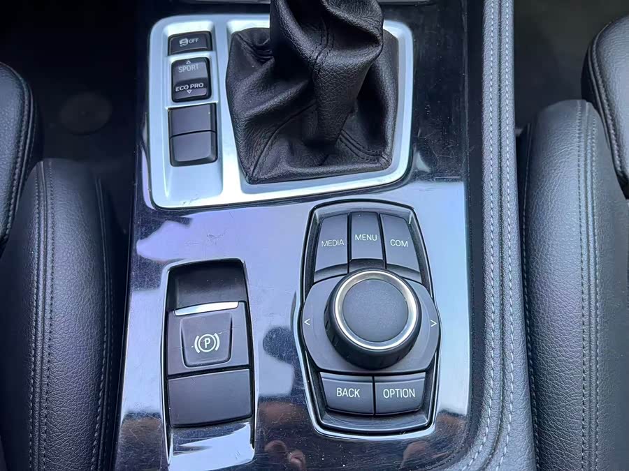 BMW 1 Series 2018 — фото 16