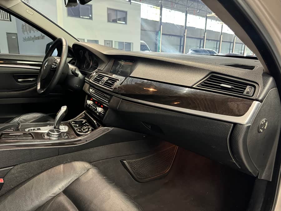 BMW 5 Series 2013 — фото 17