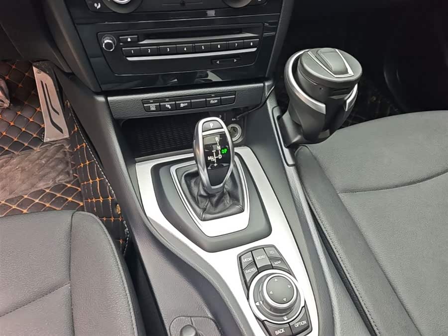 BMW X1 2014 — фото 14