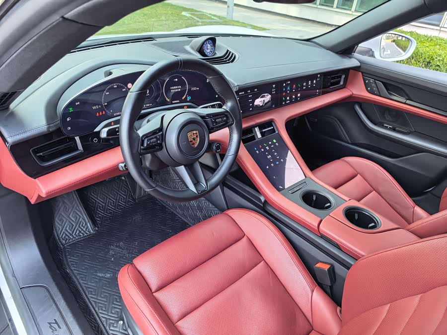 Porsche Taycan 2022