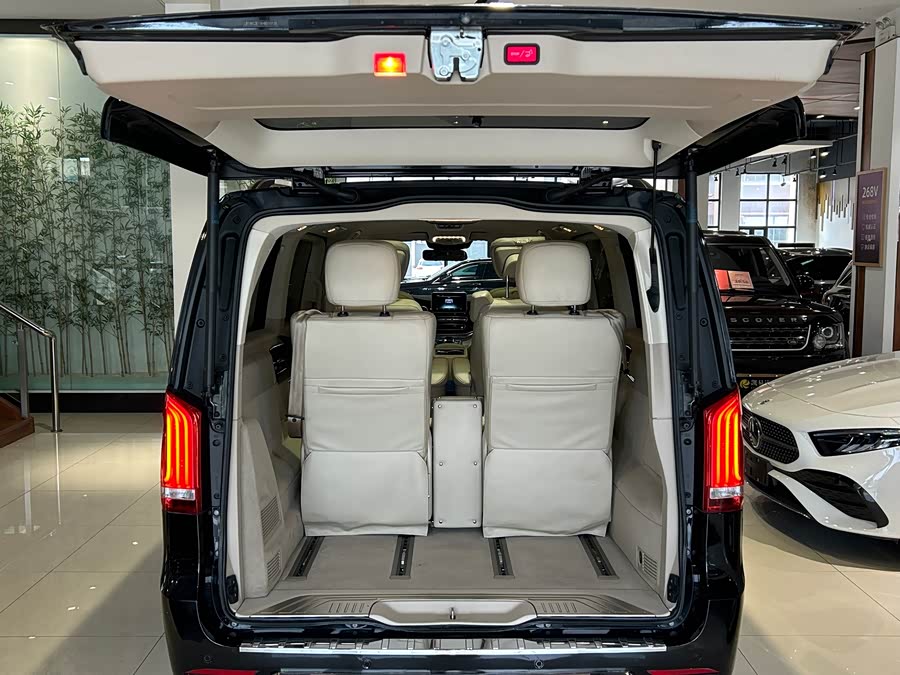 Mercedes-Benz V-Class 2016 — фото 23