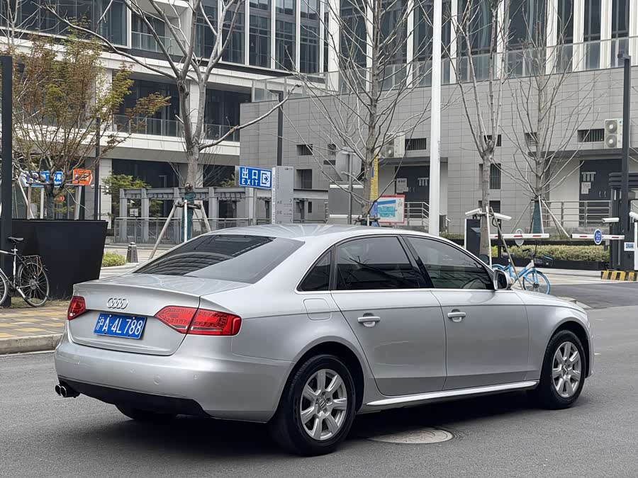 Audi A4L 2010