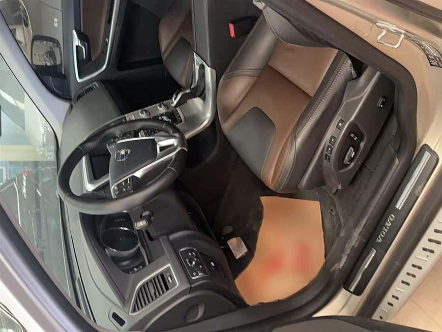 Volvo XC60 2017 — фото 15
