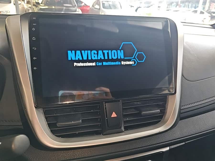Toyota Yaris L 2020 — фото 13