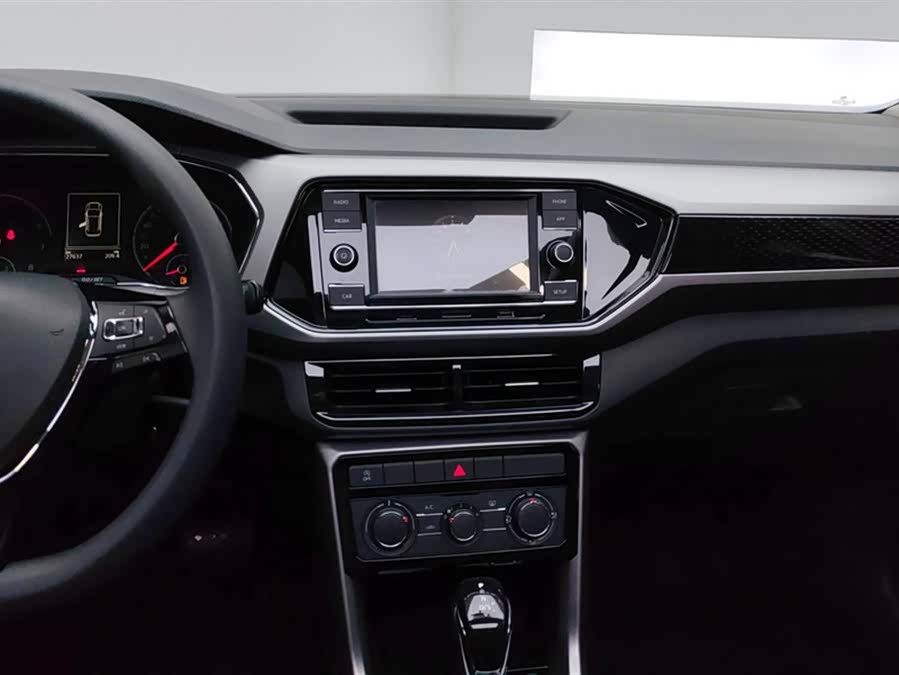 Volkswagen T-Cross 2019 — фото 13