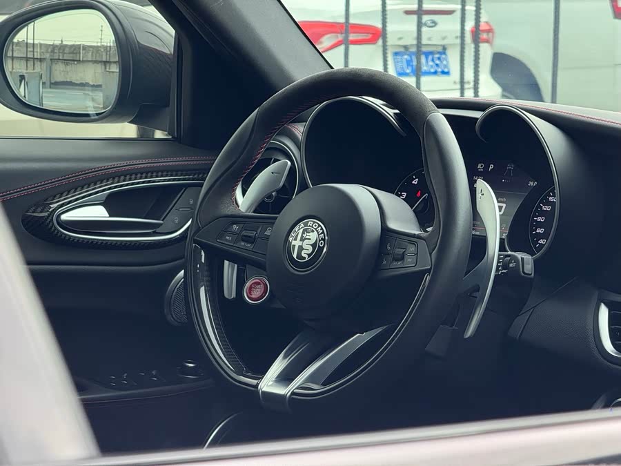Alfa Romeo Giulia Juliet 2019 — фото 12