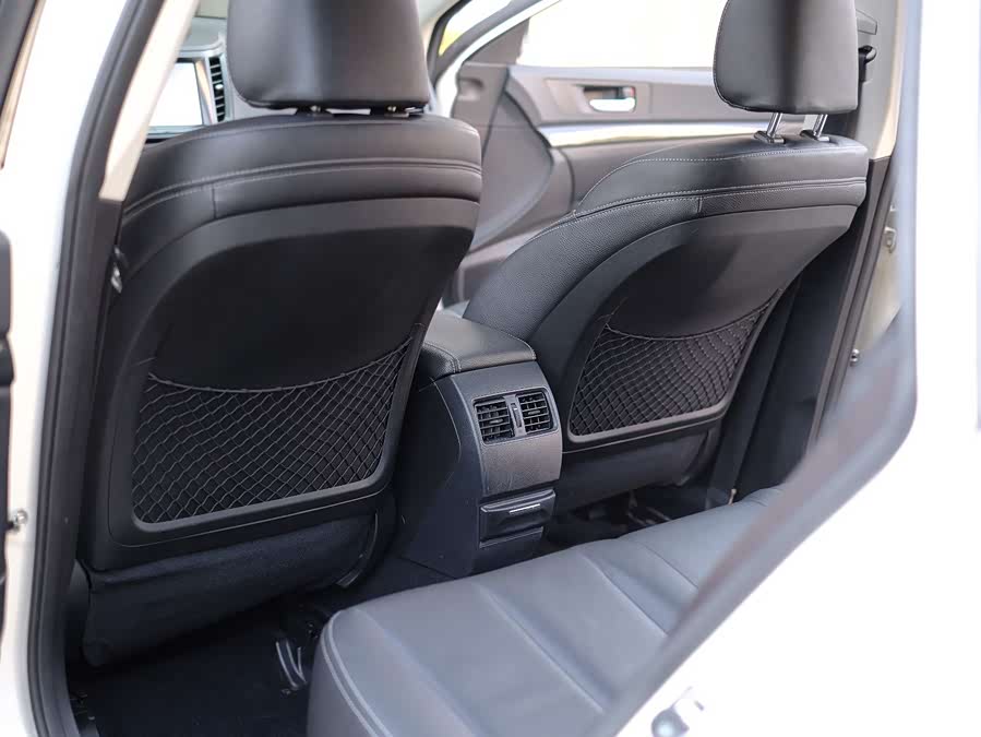 Subaru Outback 2013 — фото 26