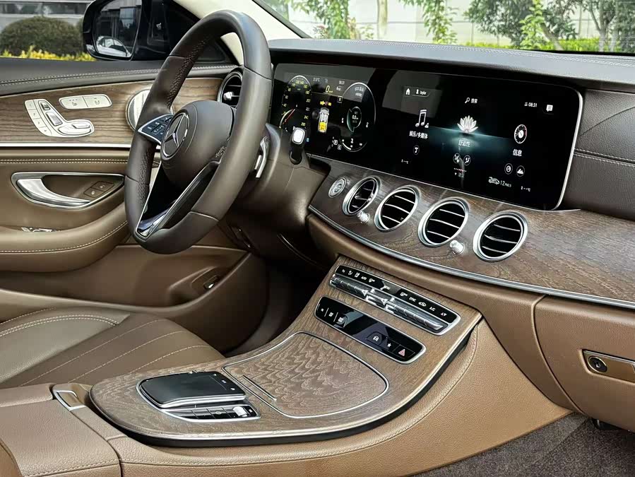 Mercedes-Benz E-Class 2021 — фото 11