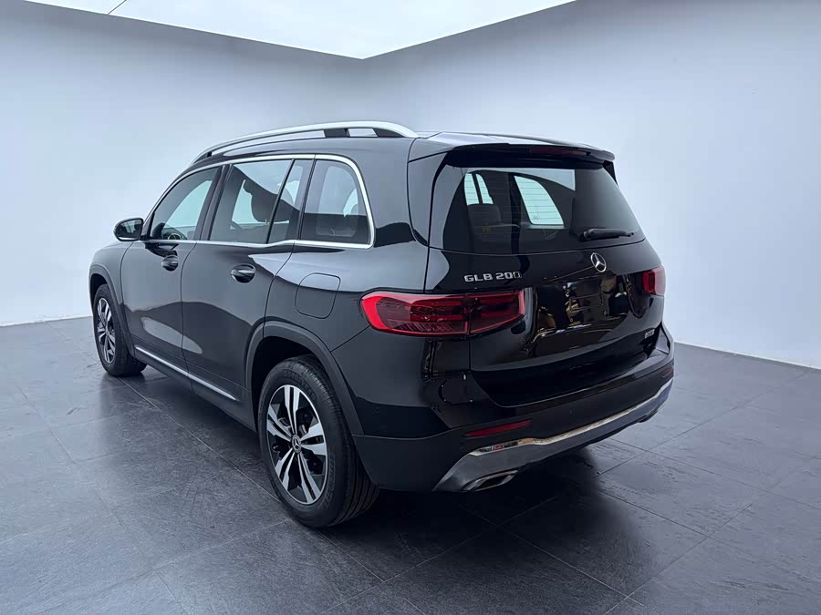 Mercedes-Benz GLB 2024