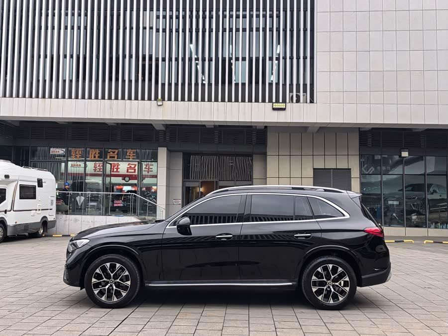 Mercedes-Benz GLC 2023