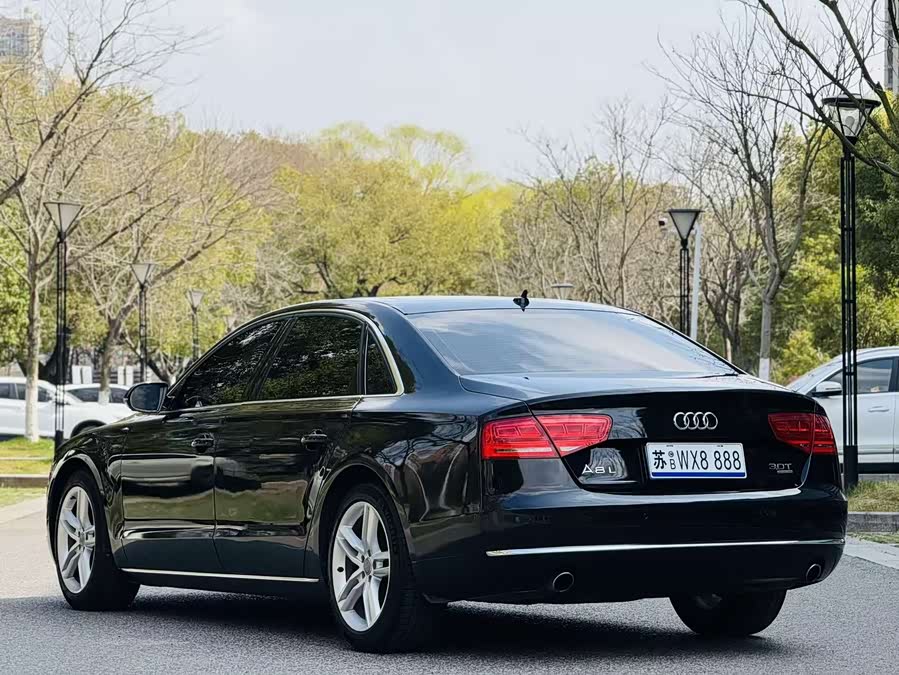 Audi A8 2011