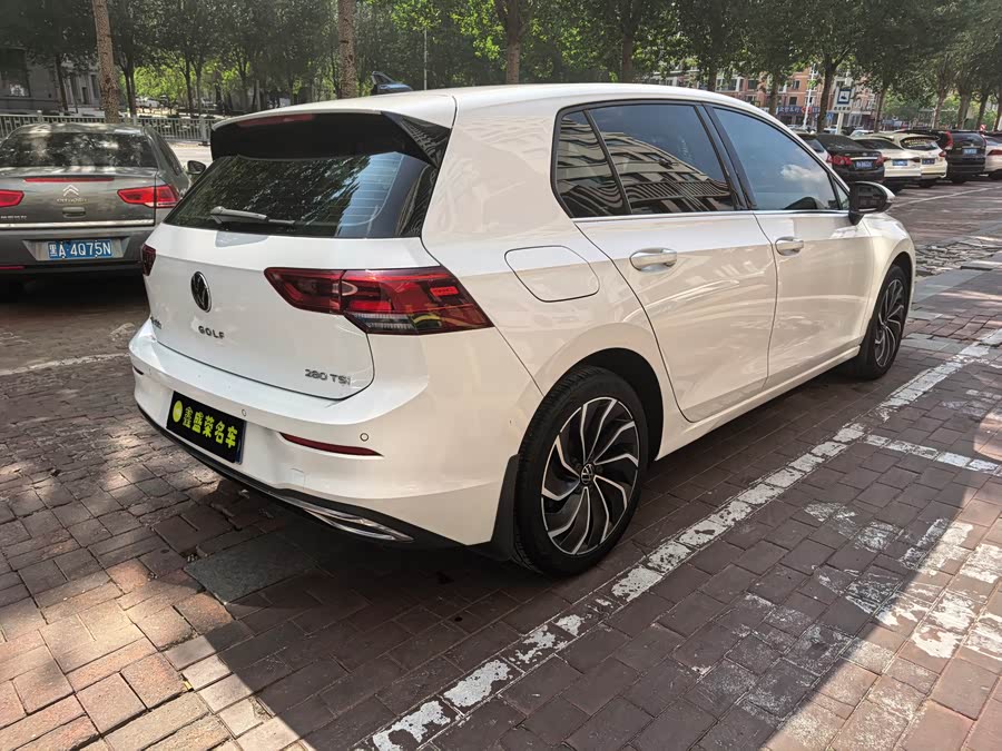 Volkswagen Golf 2021