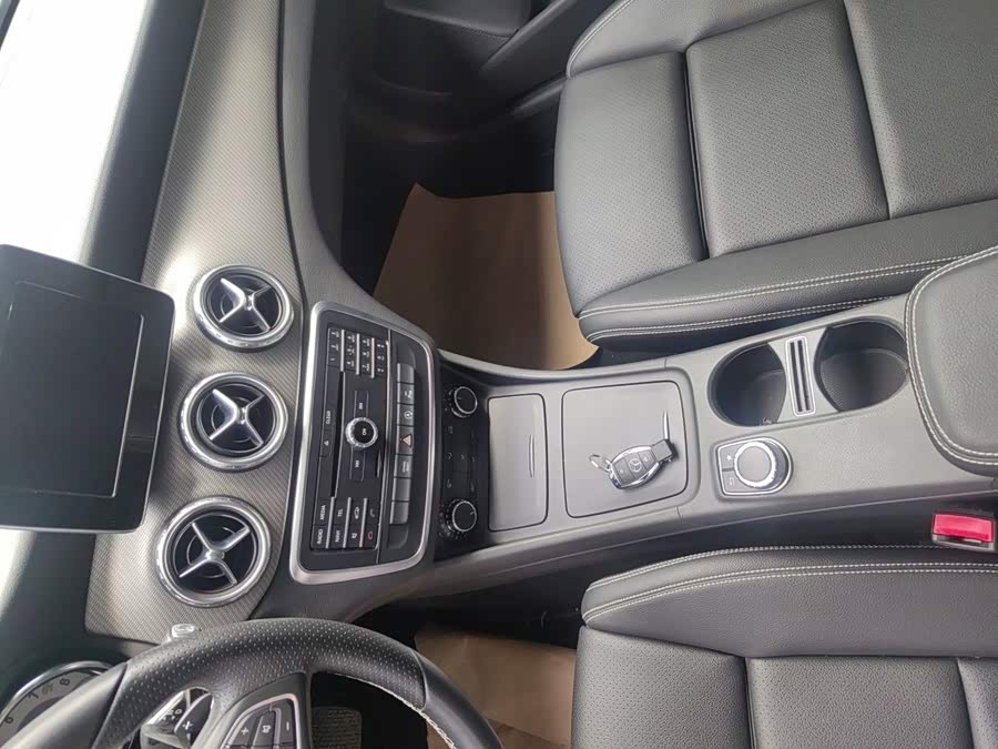 Mercedes-Benz GLA 2016