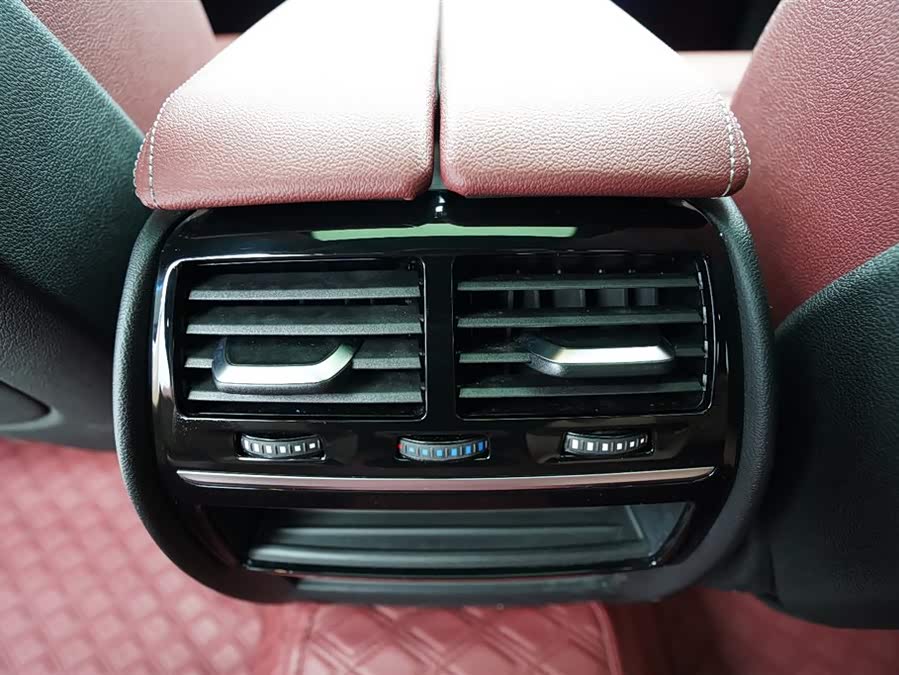 BMW 5 Series 2022 — фото 16