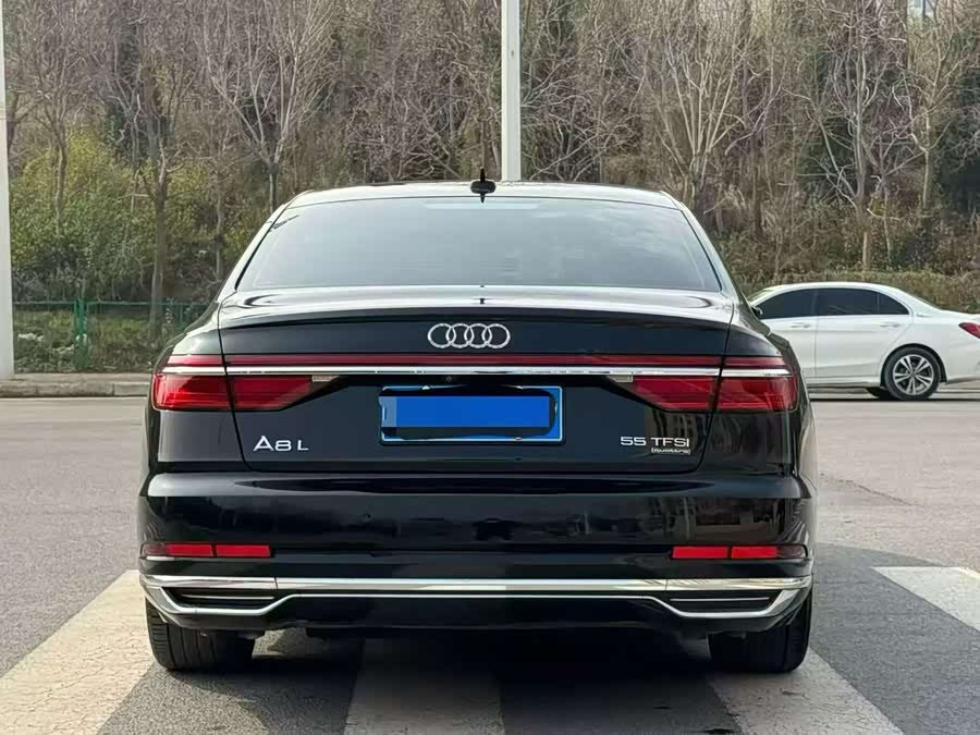 Audi A8 2018 — фото 8