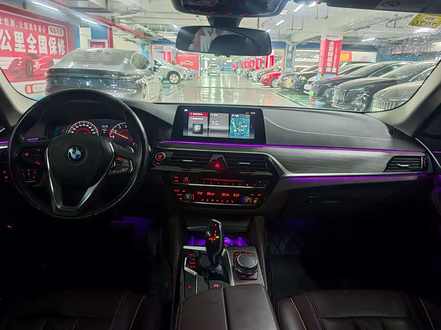 BMW 5 Series 2018 — фото 10