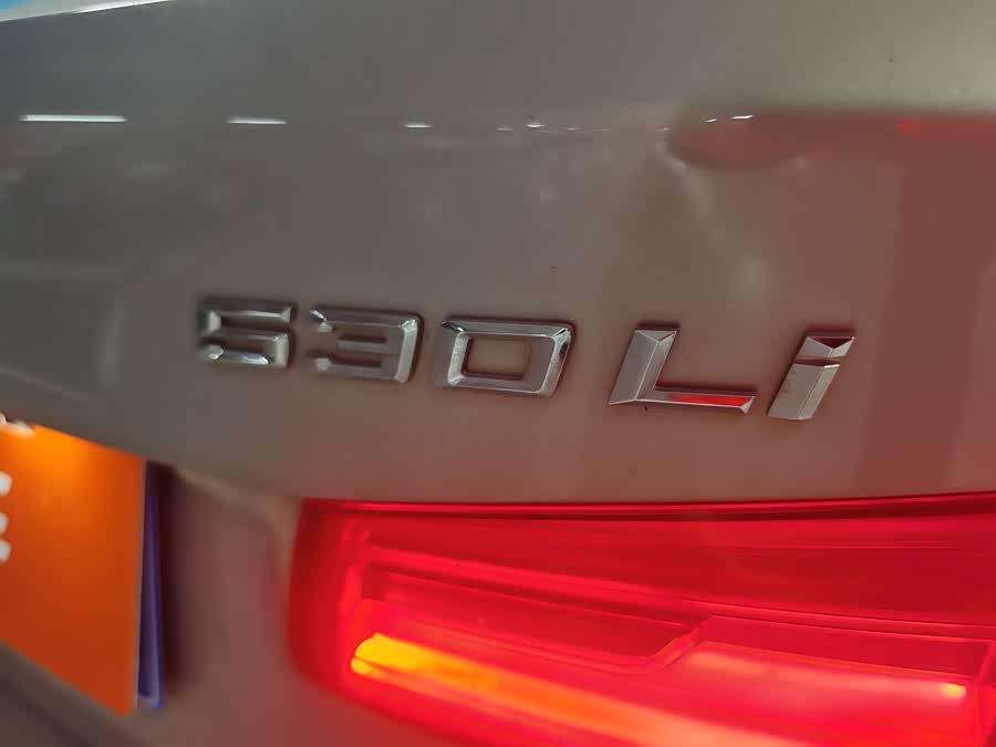 BMW 5 Series 2018 — фото 17