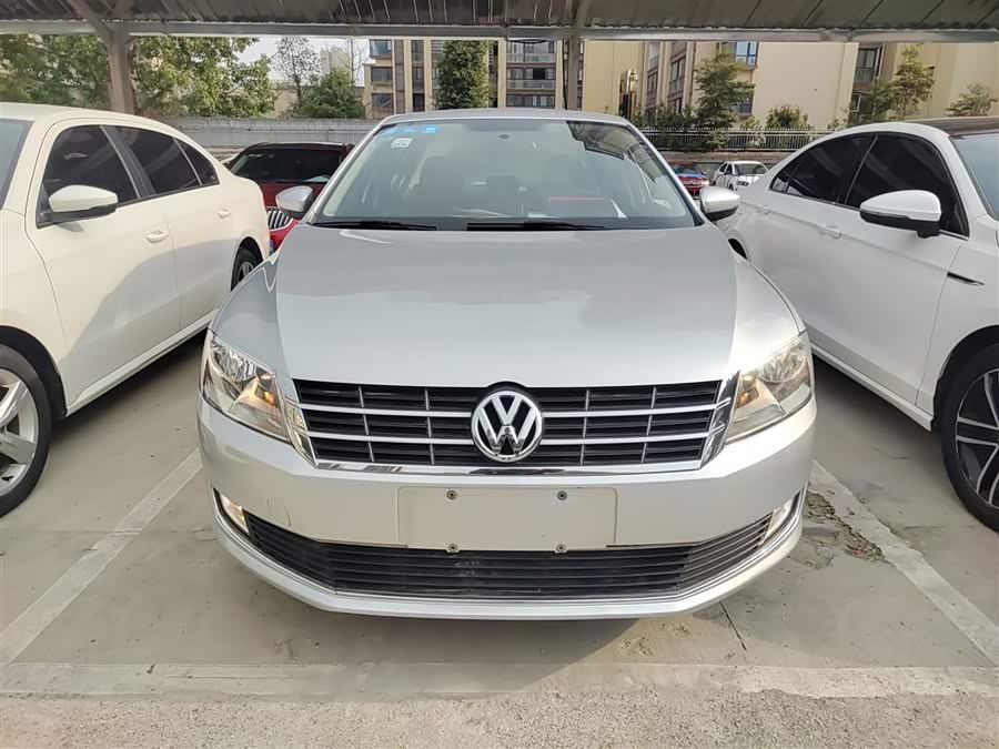 Volkswagen Lavida 2013