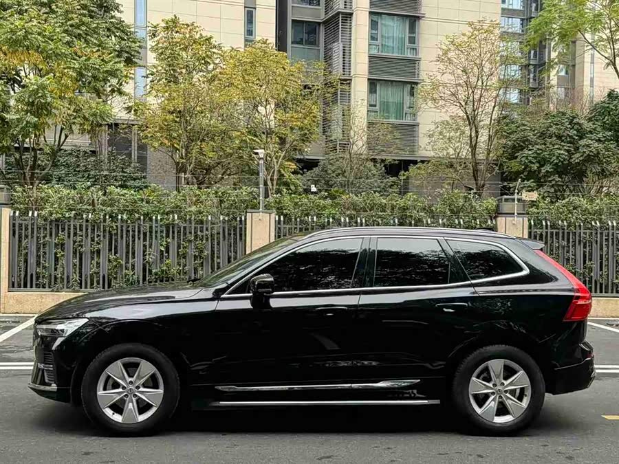 Volvo XC60 2022