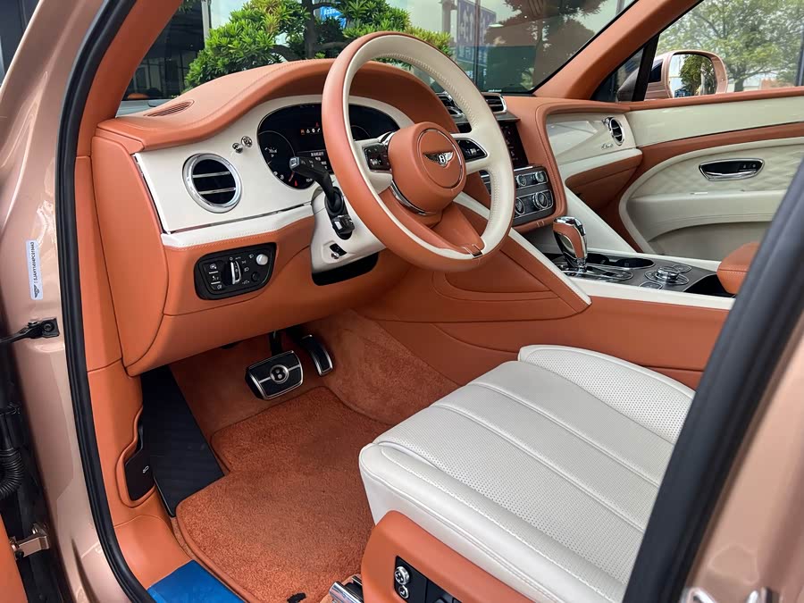 Bentley Bentayga 2023