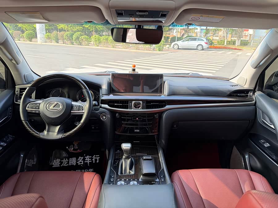 Lexus LX 2019 — фото 10