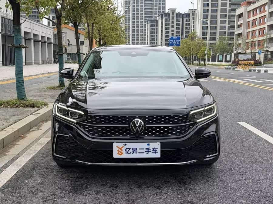 Volkswagen Passat 2023