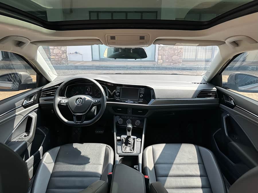 Volkswagen Sagitar 2020