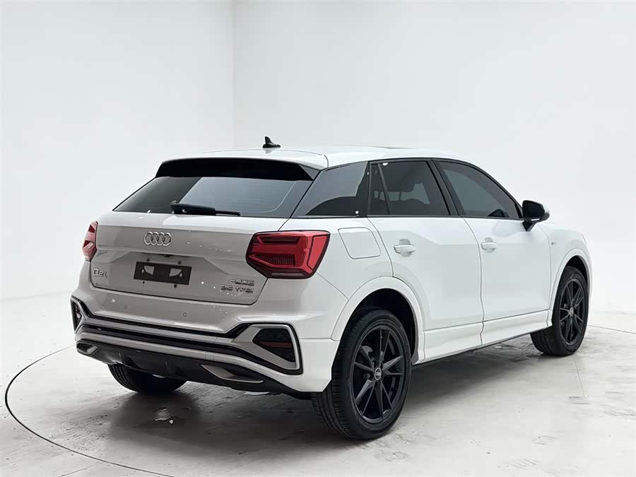 Audi Q2L 2022