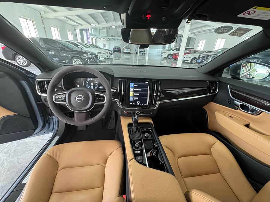 Volvo S90 2018 — фото 10