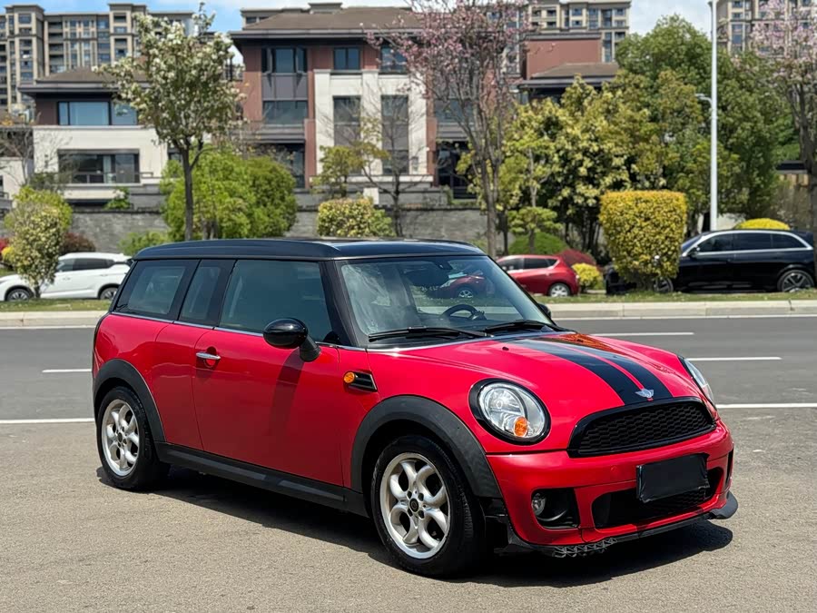 MINI Clubman 2011