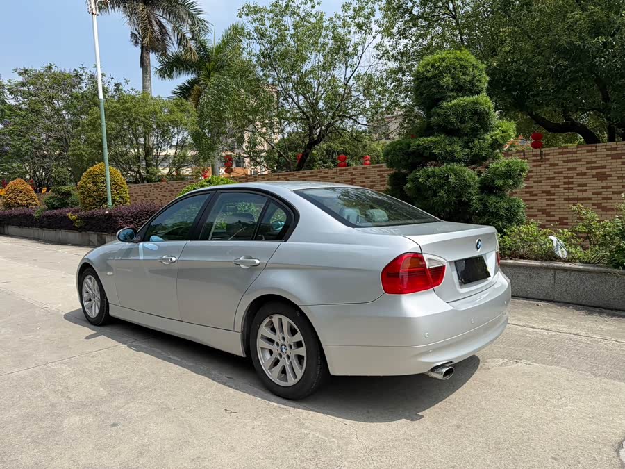 BMW 3 Series 2005