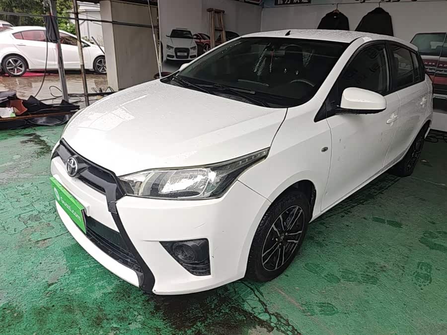 Toyota Yaris L 2014