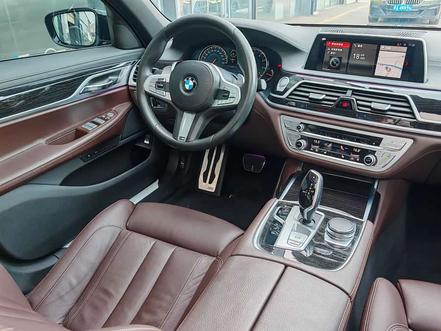 BMW 7 Series 2018 — фото 22