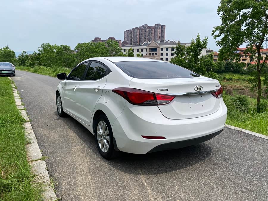Hyundai Elantra 2016
