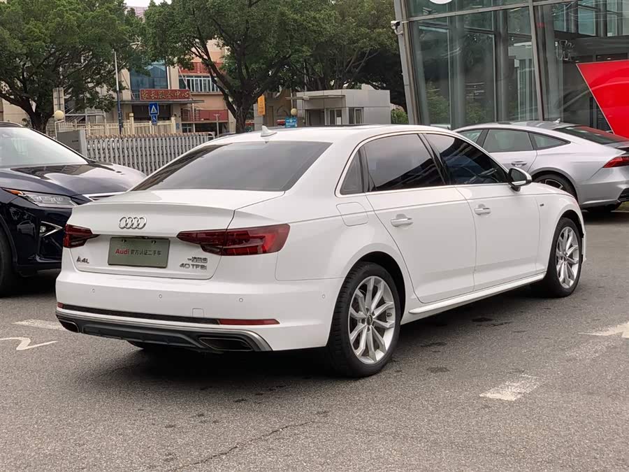 Audi A4L 2019