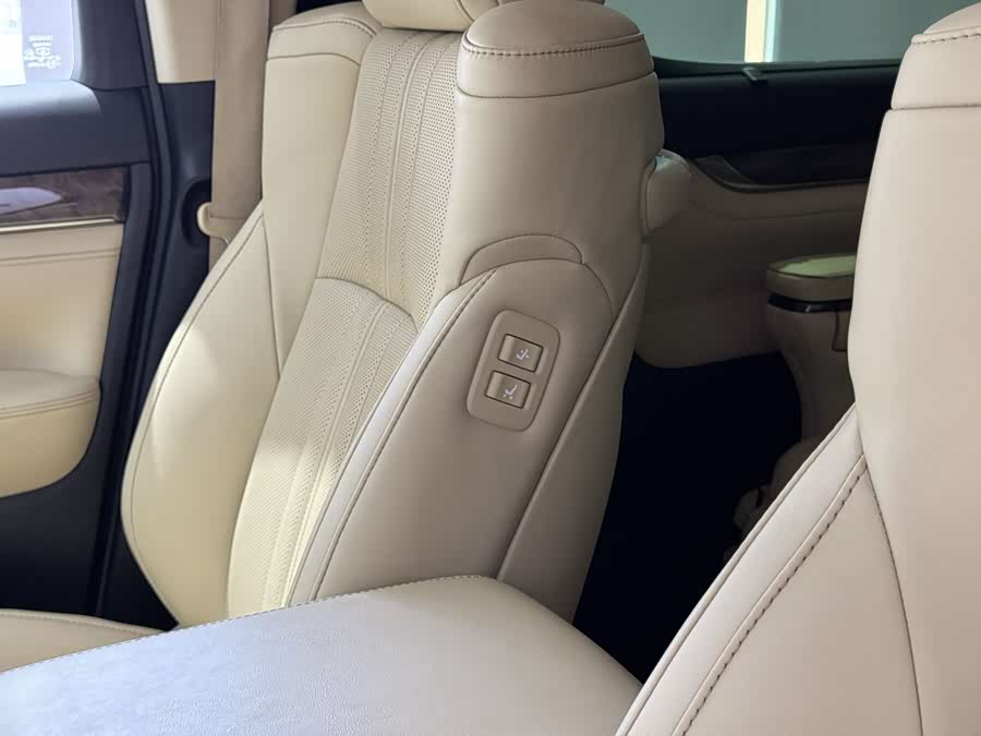 Toyota Alphard 2020 — фото 10