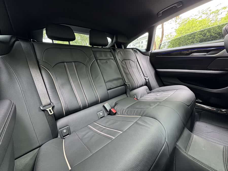 BMW 6 Series GT 2022 — фото 16