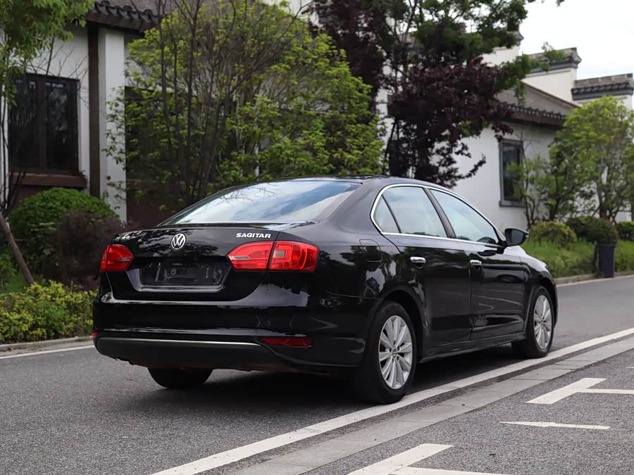 Volkswagen Sagitar 2014