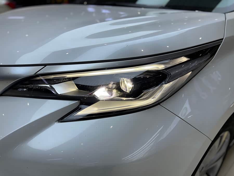 Toyota Sienna 2023 — фото 16