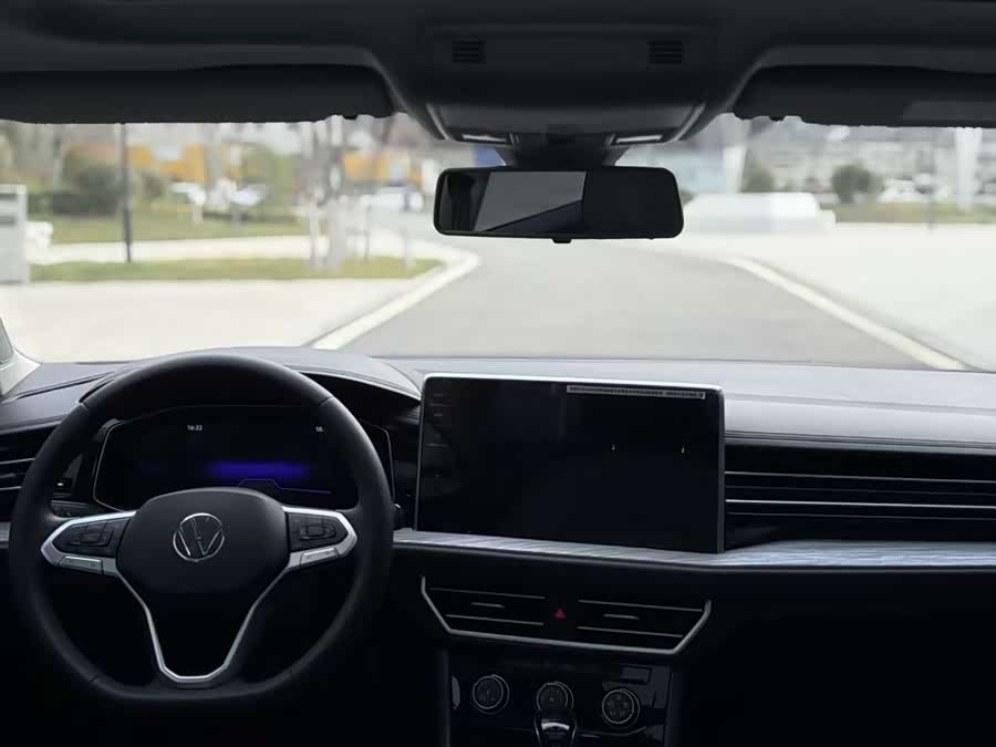 Volkswagen Sagitar 2025