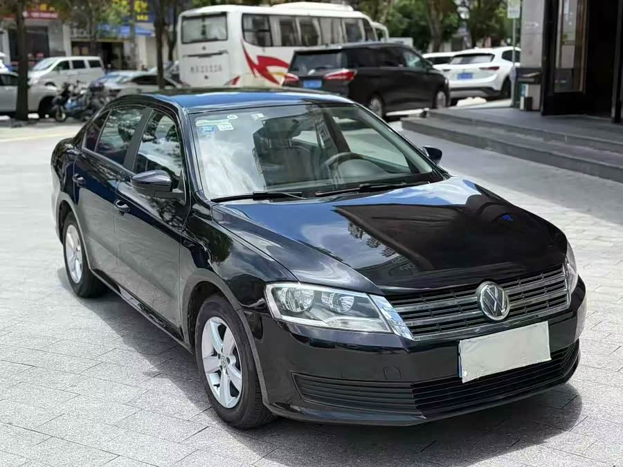 Volkswagen Lavida 2013