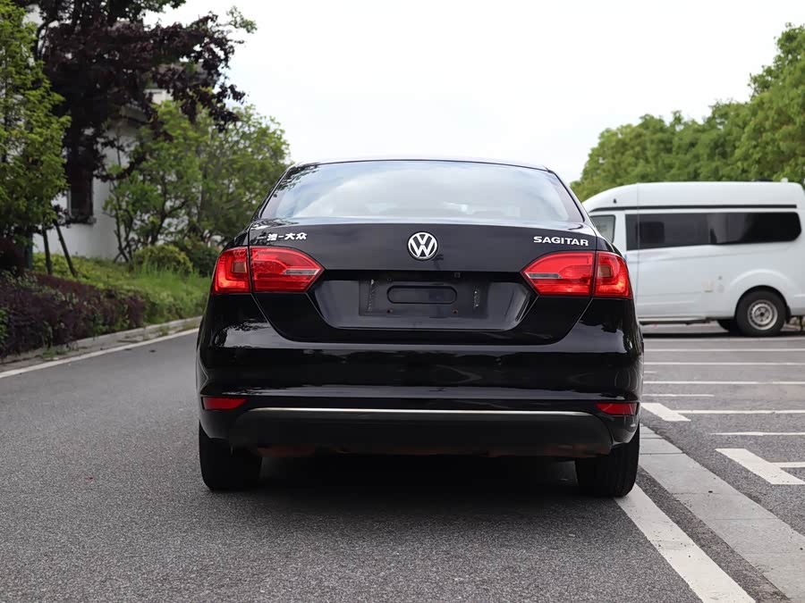 Volkswagen Sagitar 2014