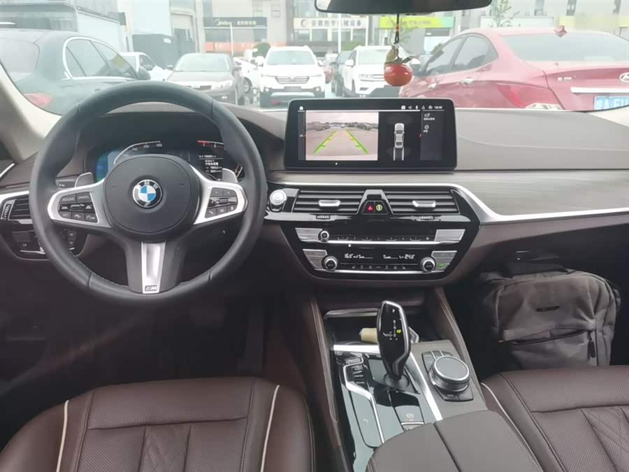 BMW 5 Series 2022 — фото 10