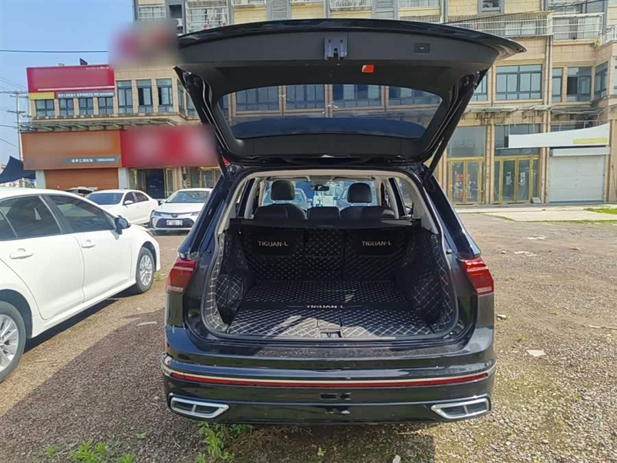Volkswagen Tiguan L 2023 — фото 19