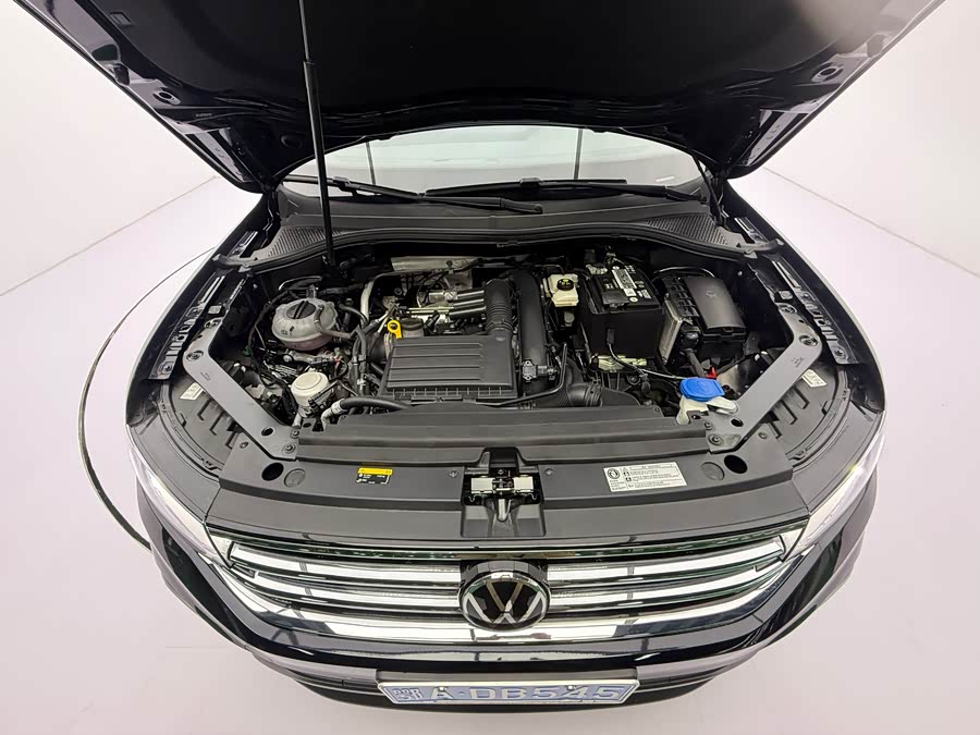 Volkswagen Tiguan L 2023 — фото 23