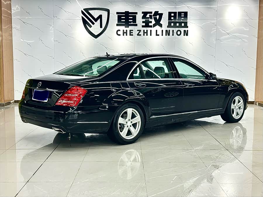 Mercedes-Benz S-Class 2010