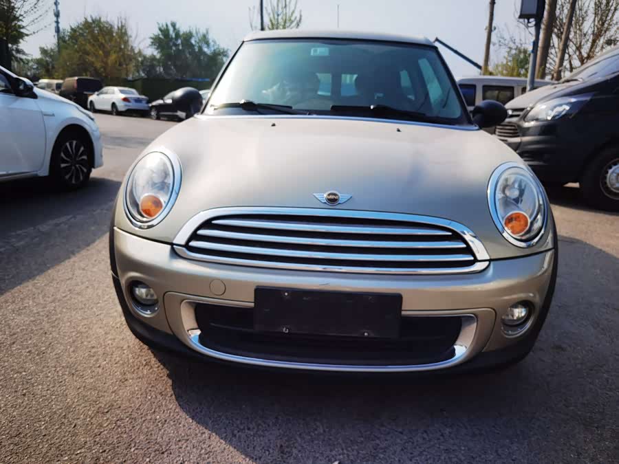 MINI Clubman 2011